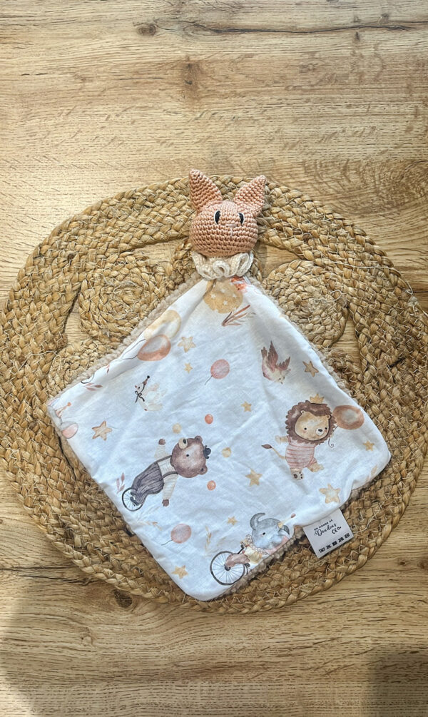 Doudou lange lapin marron – Image 2